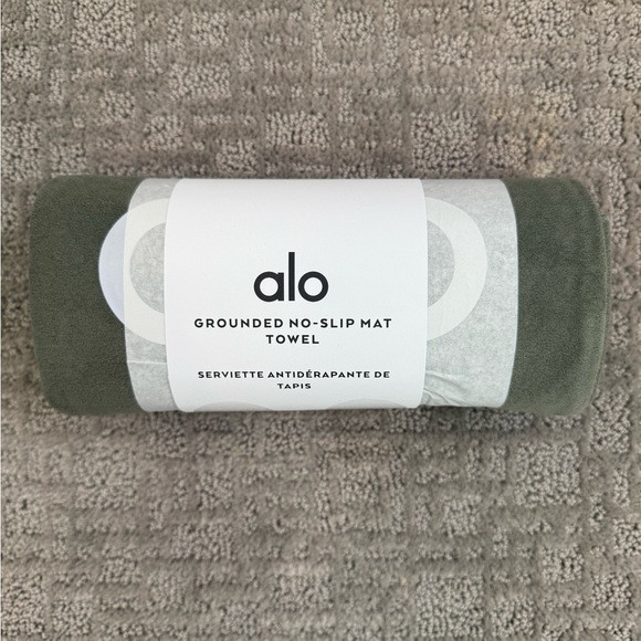 ALO Yoga | Other | Alo Yoga Grounded Noslip Mat Towel Green | Poshmark